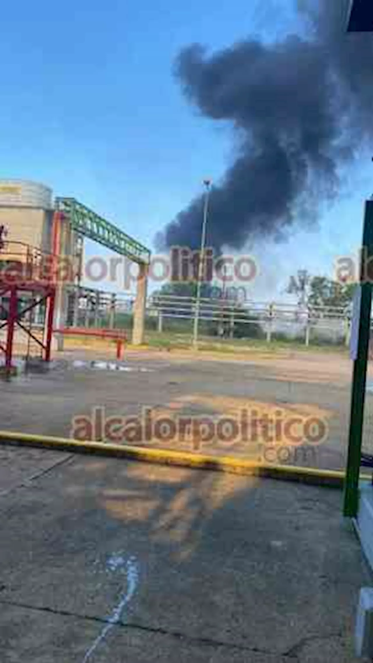 Se incendia zona de desechos en refinería de Minatitlán; reportan heridos