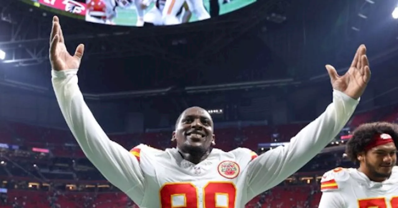 Tershawn Newton's Heroic Catch Saves a Young Fan after a Thrilling Chiefs Victory