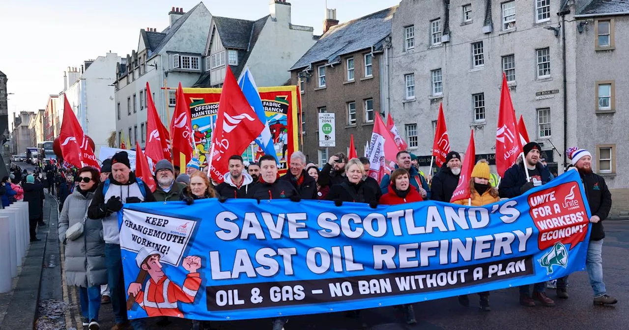 Grangemouth workers march in Edinburgh to demand oil refinery is saved