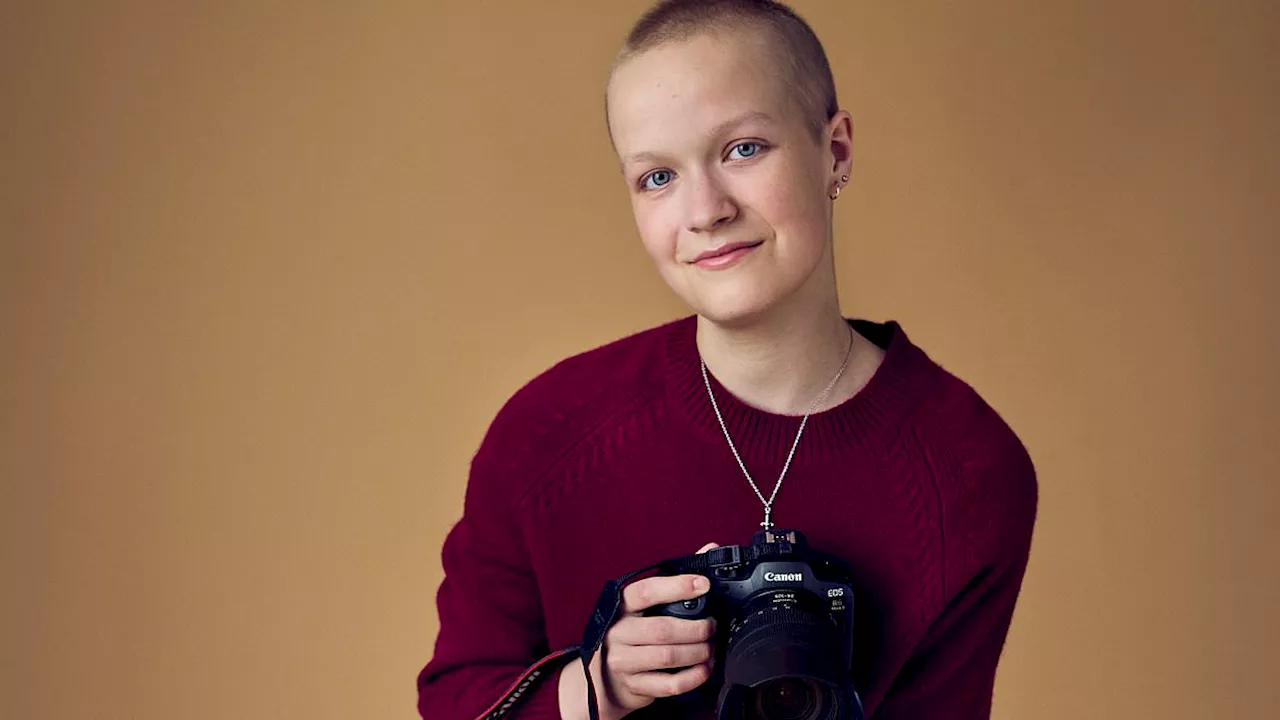 Inspirational Teen Photographer Liz Hatton Dies at 17 After Meeting the Princess of Wales