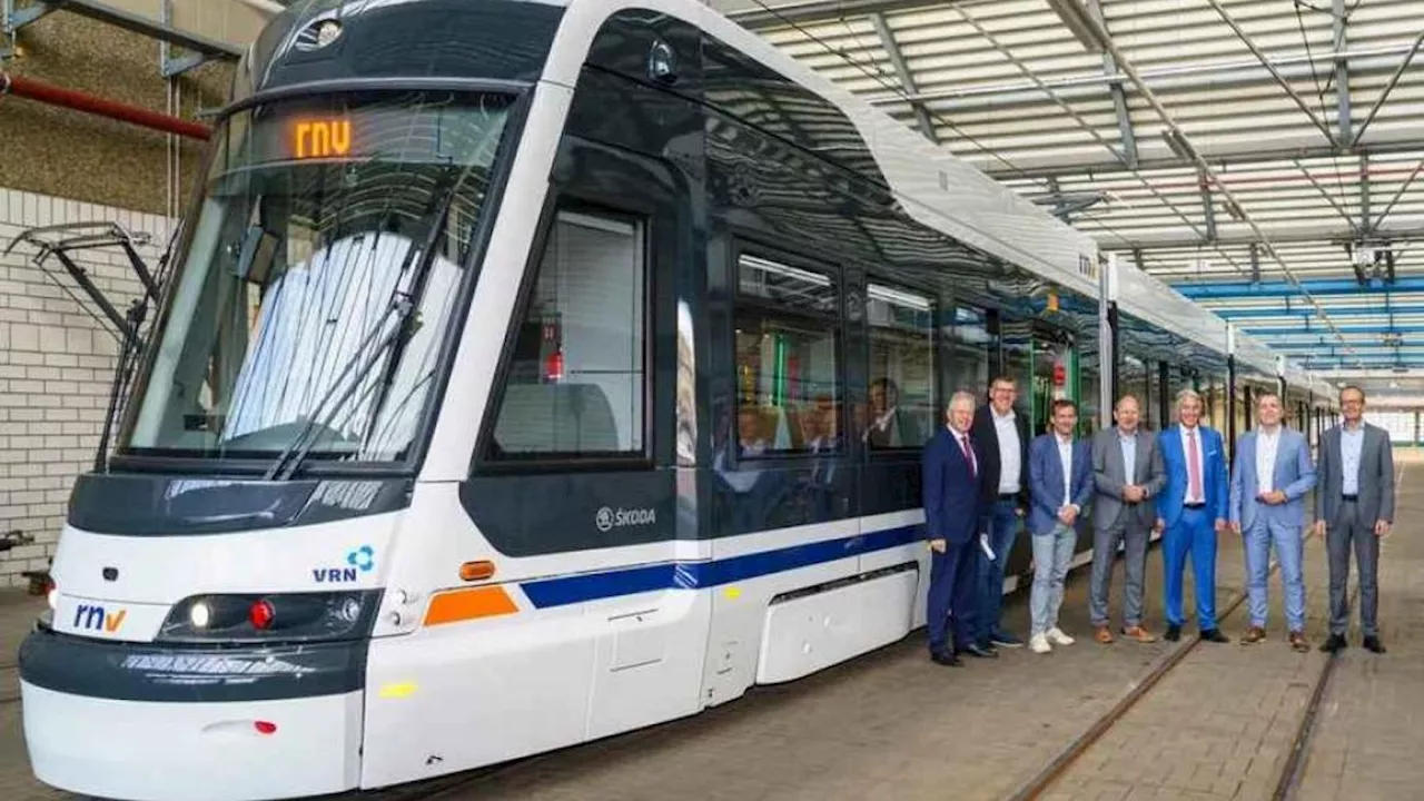 Tramayın Uzunluğu 58.61 Metreye Uğraşan ve Dünyanın En Uzun Tramayını Taşınan Model