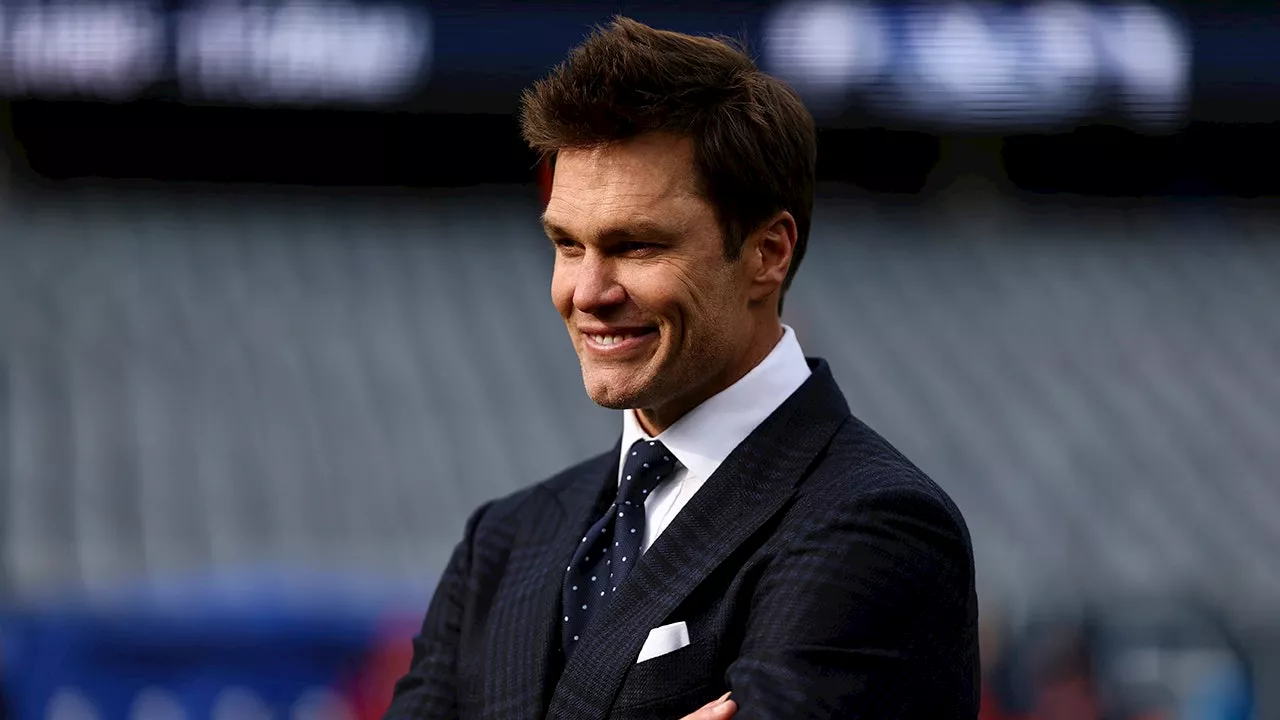 Tom Brady Watches Dallas Mavericks vs New York Knicks Before Thanksgiving Day Broadcast