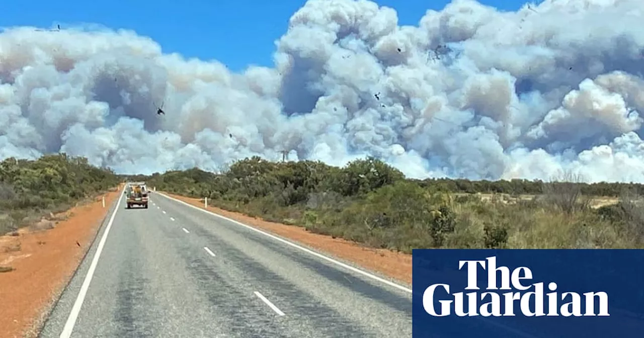 Residents Urged to Shelter as Bushfire Engulfs Coastal Communities