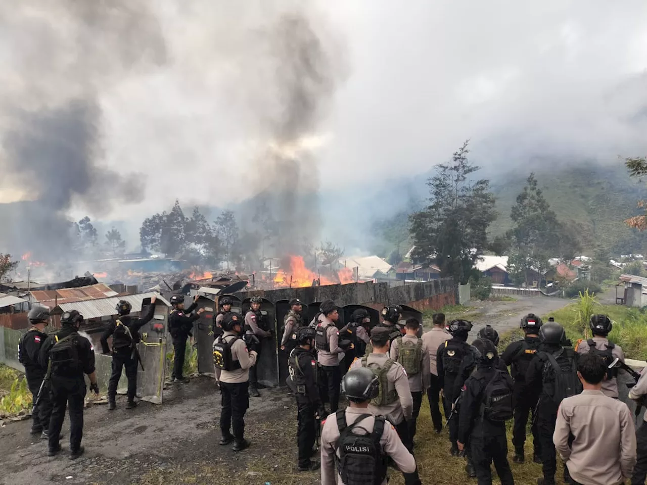 Ricuh Pilkada di Papua, Kapolres Kena Panah dan 94 Orang Terluka