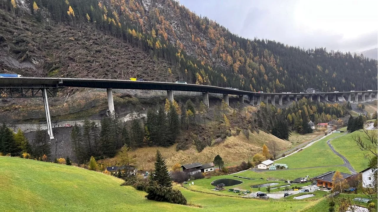 Schwerer Unfall in Südtirol: Autobahnsperre mit großer Verkehrsbelastung