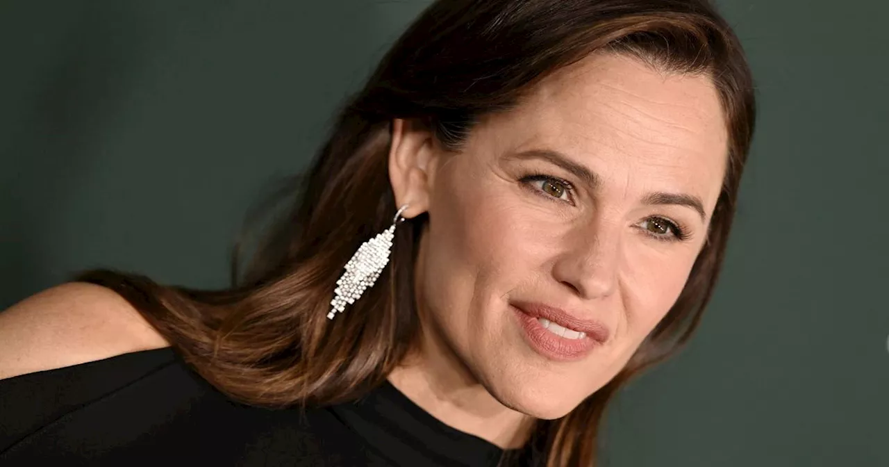 Jennifer Garner Says Her Beloved Dog Died Before Thanksgiving, And It’ll Make You Teary