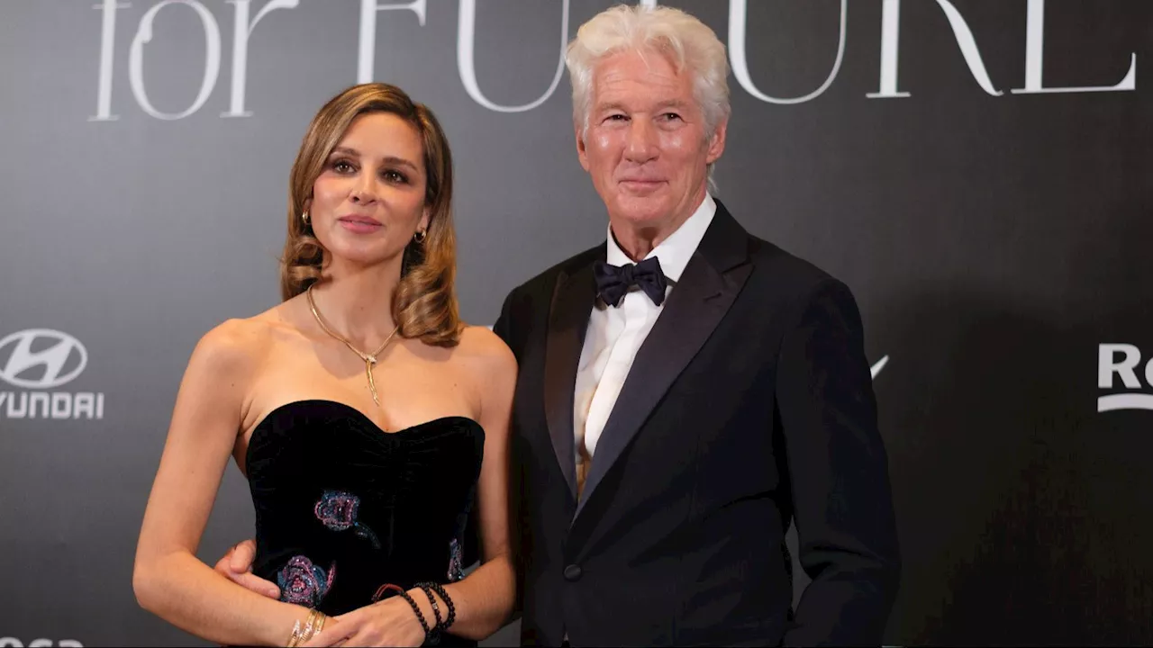 Richard Gere felicita a Rozalén tras su actuación en la Gala 'Elle for Future': su cariñoso gesto