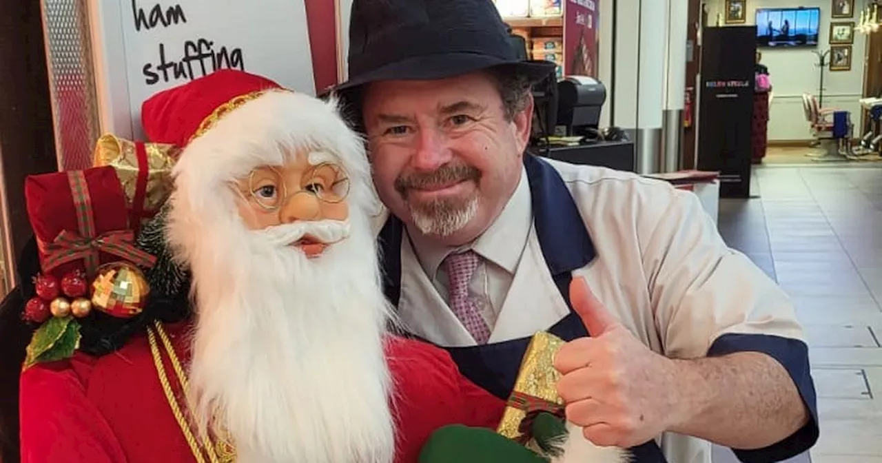 Butcher's Shop's 20-Year-Old Santa Stolen, Thousands Demand His Return