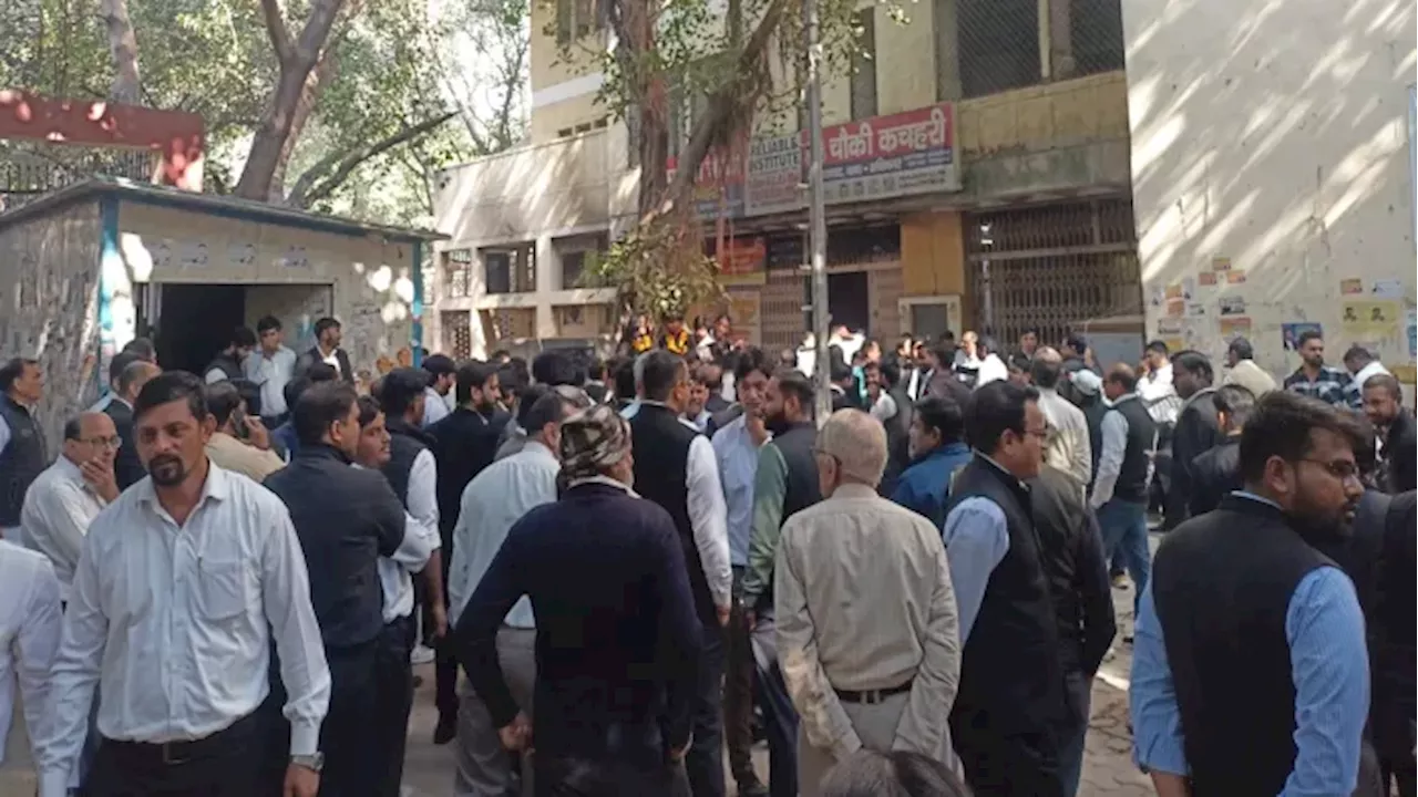 Ghaziabad Lawyers Strike: वकीलों में क्यों हुई दो फाड़? आज बुलाई आम सभा; कल जमकर हुआ था हंगामा