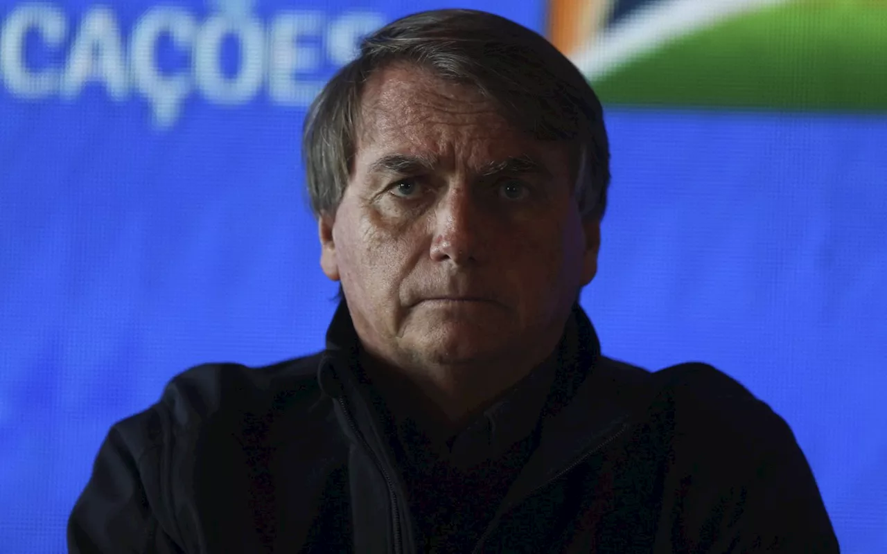 Bolsonaro se diz 'perseguido' e não descarta exílio em embaixada