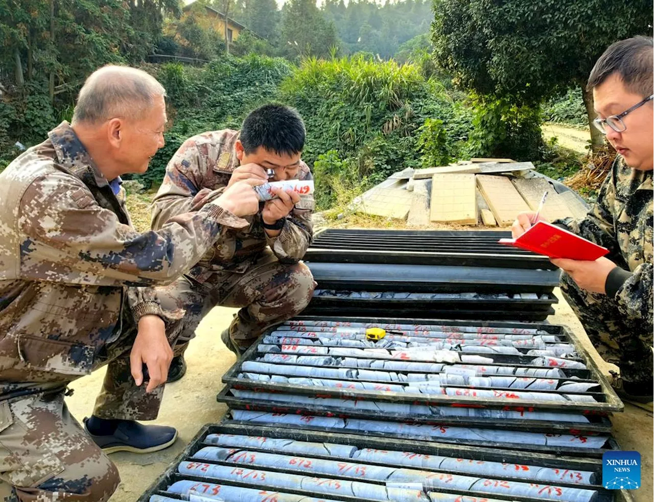 'Oito vezes o peso da Estátua da Liberdade': chineses encontram depósito de ouro avaliado em R$ 483 bilhões