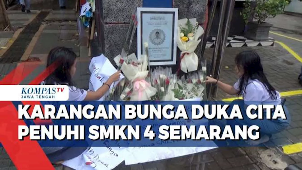 Karangan Bunga Duka Cita Penuhi SMK Negeri 4 Semarang