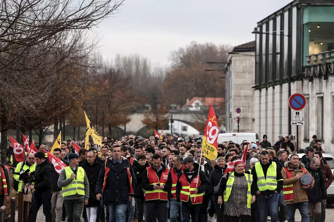 Cognac: plusieurs centaines de salariés manifestent pour défendre la filière