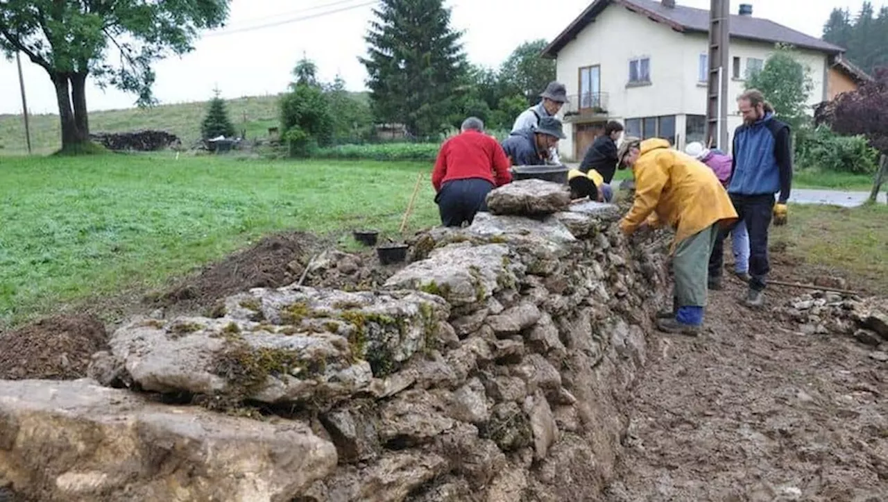 Najac. Une journée pour apprendre à faire le mur... en pierres sèches