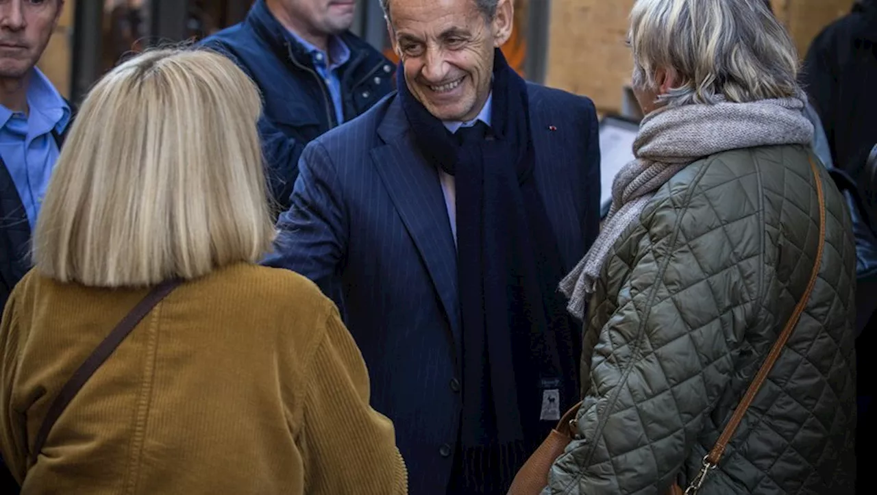 Nicolas Sarkozy fait une courte visite à Toulouse pour des dédicaces et des rencontres économiques