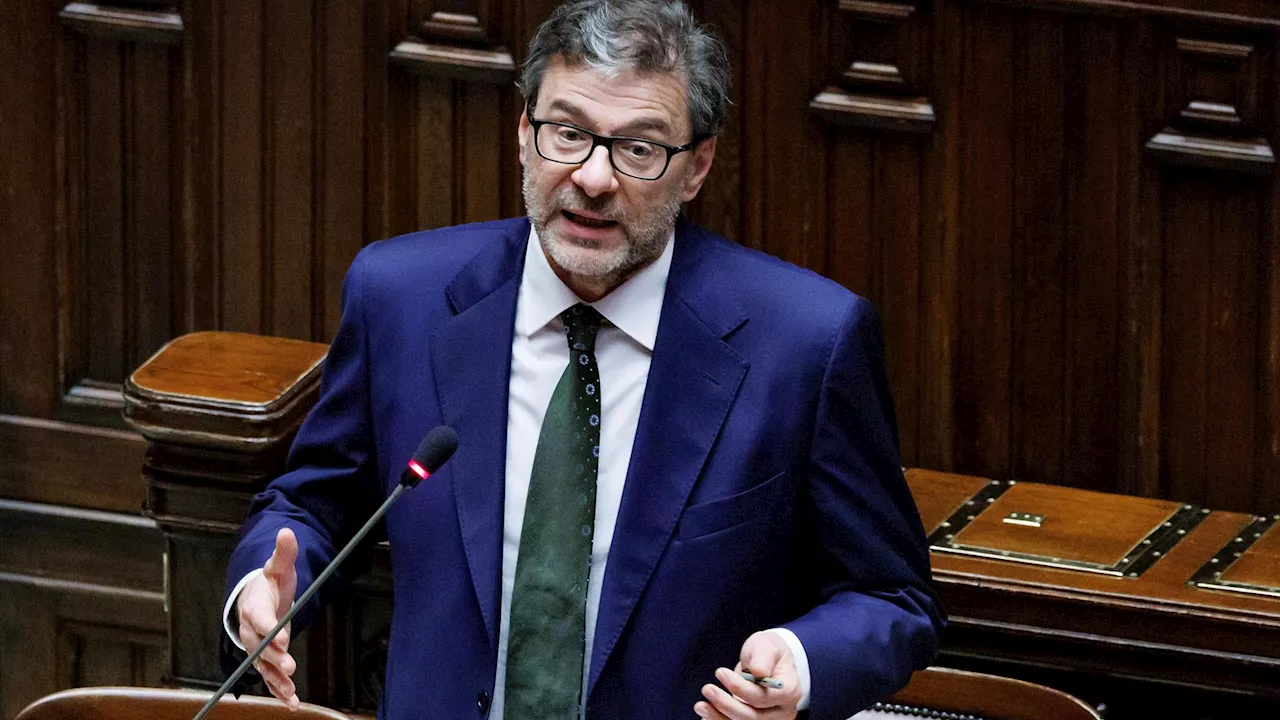 Unicredit-Bpm, Giorgetti: “La legge prevede di valutare il golden power”