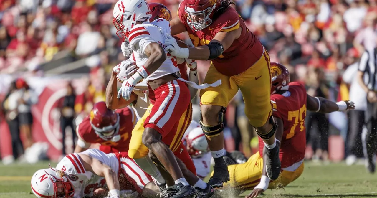 USC's improving offensive line faces big test against Notre Dame