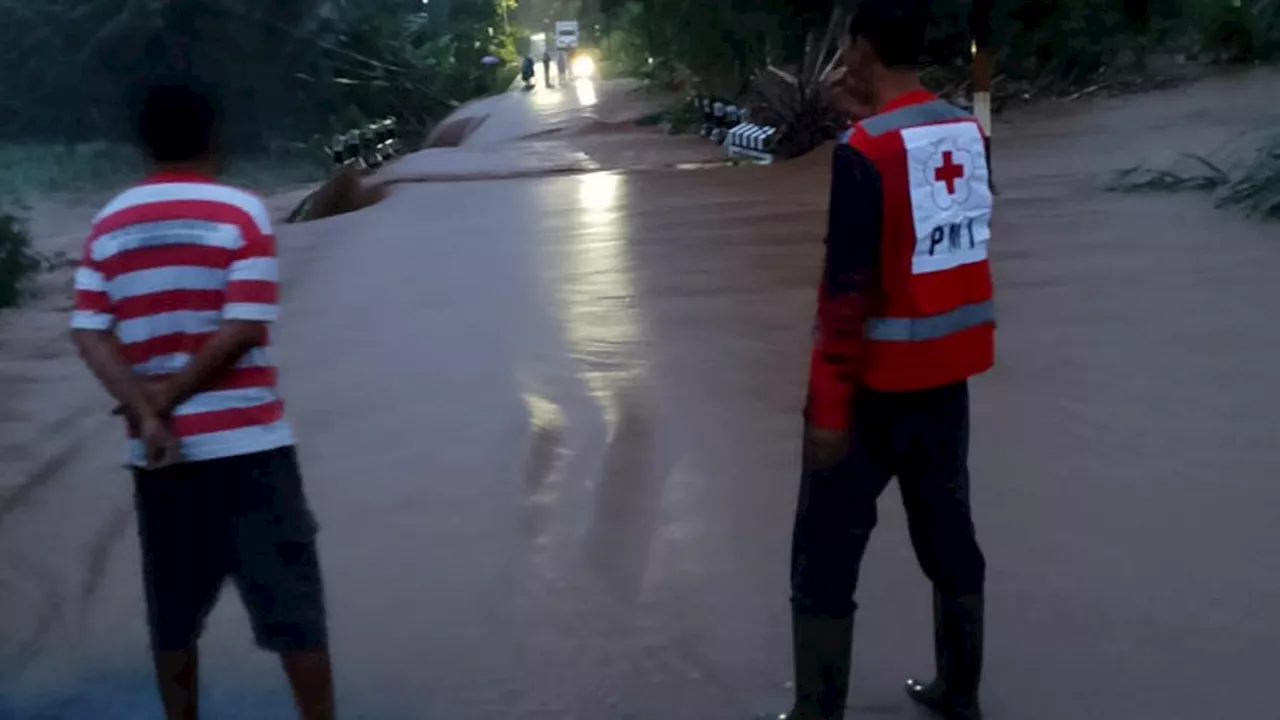 Banjir Terjang Puluhan Rumah di Malang Selatan, 1 Warga yang Hanyut Terbawa Arus Sungai Ditemukan Meninggal