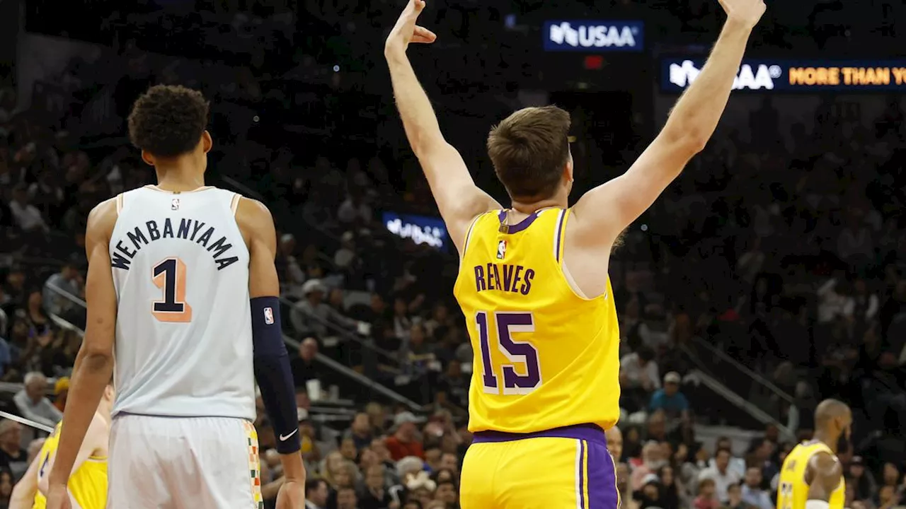 Hasil NBA 2024/2025: LeBron Triple Double, Lakers Akhiri Keterpurukan dengan Sikat Spurs