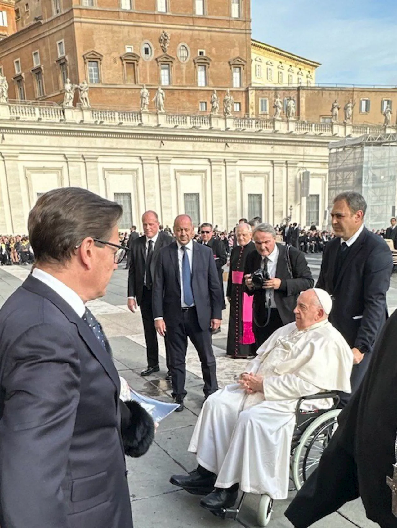 Chertorivski se reúne con el Papa Francisco en la sede del Vaticano