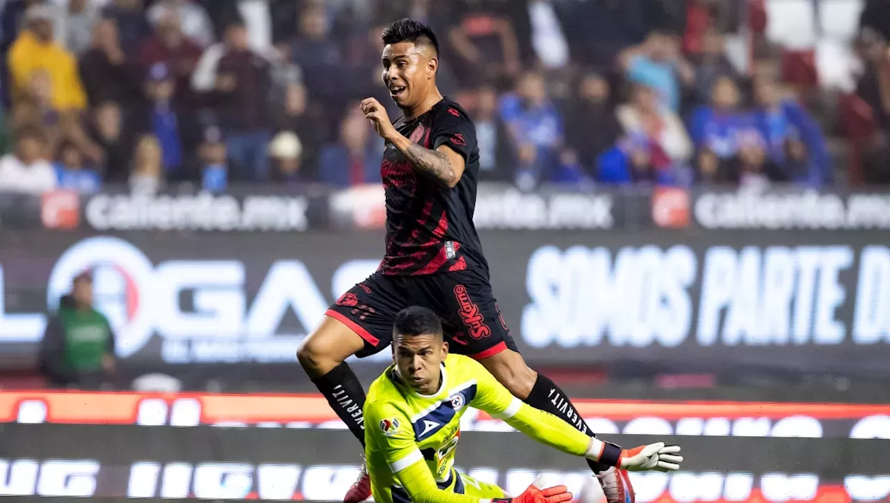 Xolos Sorprende A Cruz Azul Al Golearlos En Ida De Cuartos De Final Del