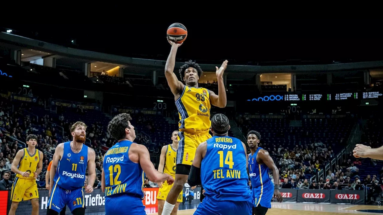 Alba Berlin: Sport und Politik - Sicherheitsdienst leitet Zuschauer bei Maccabi-Spiel aus