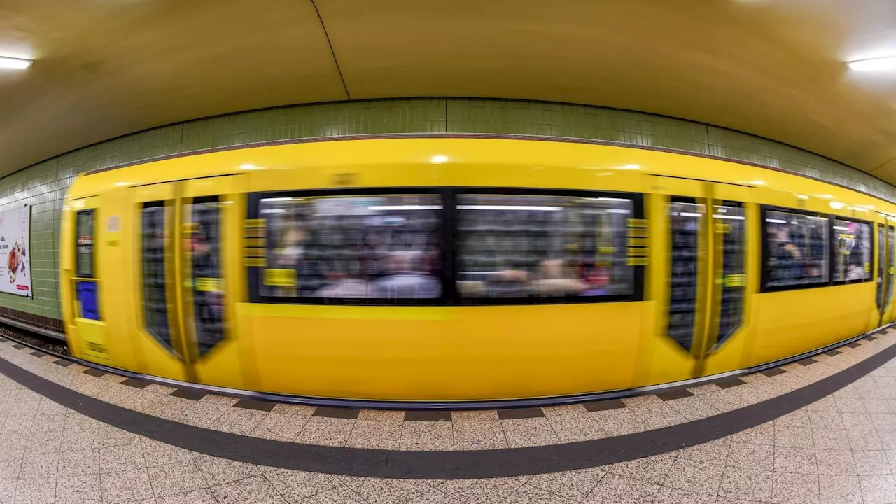 Mann zündet Sitzbank in U-Bahn an – Fahrer verhindert Schlimmeres