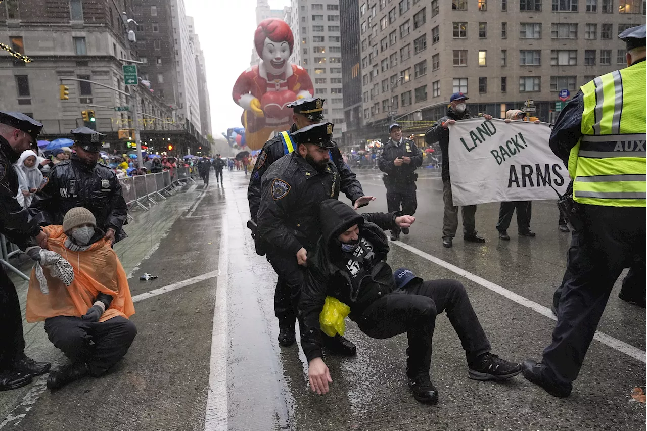 Thanksgiving: Macy's Parade Disrupted by Pro-Palestinian Protesters