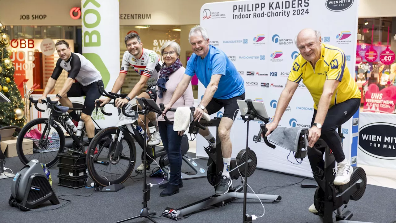 Philipp Kaider radelt für Spenden in Einkaufszentrum