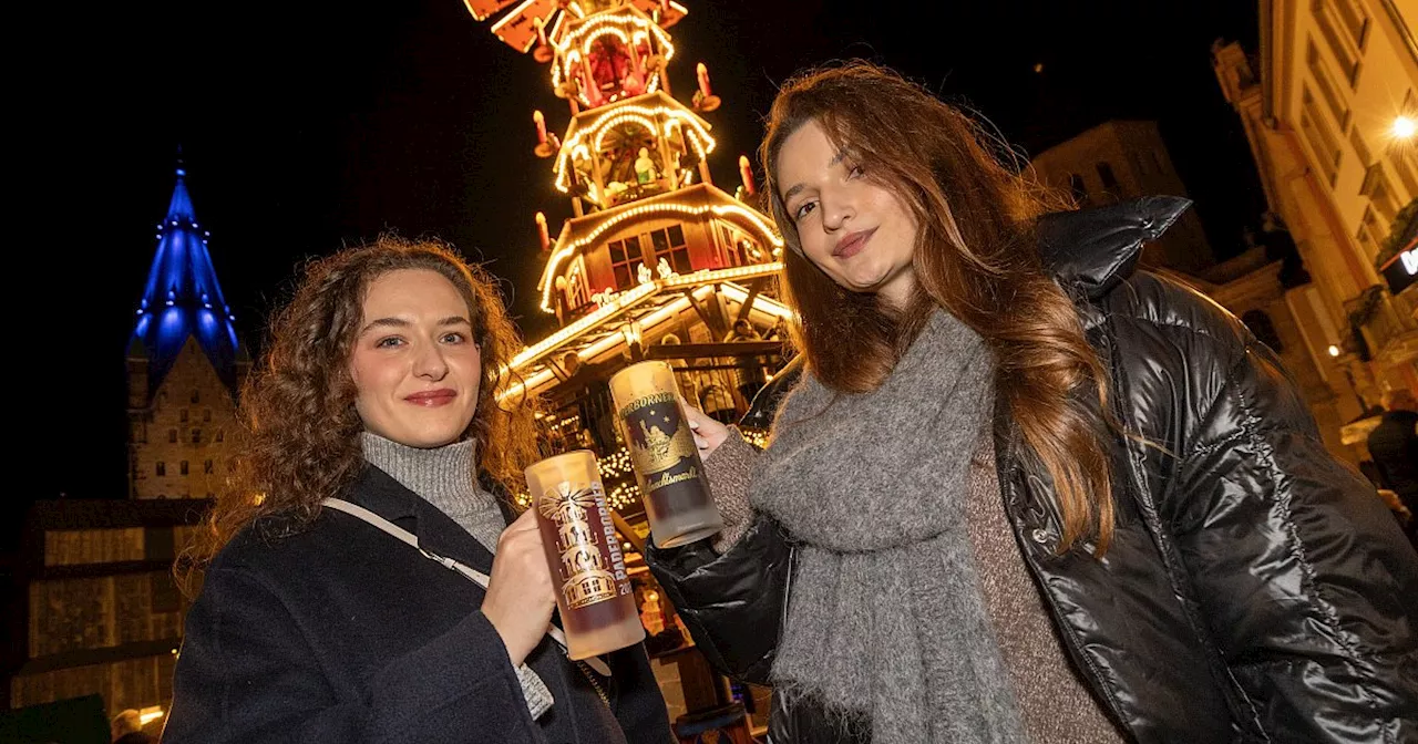 Das kosten Speisen und Getränke auf dem Paderborner Weihnachtsmarkt 2024