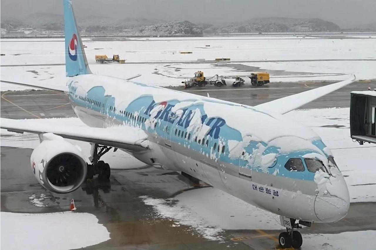 Record Snowfall in Seoul Disrupts Flights to Singapore