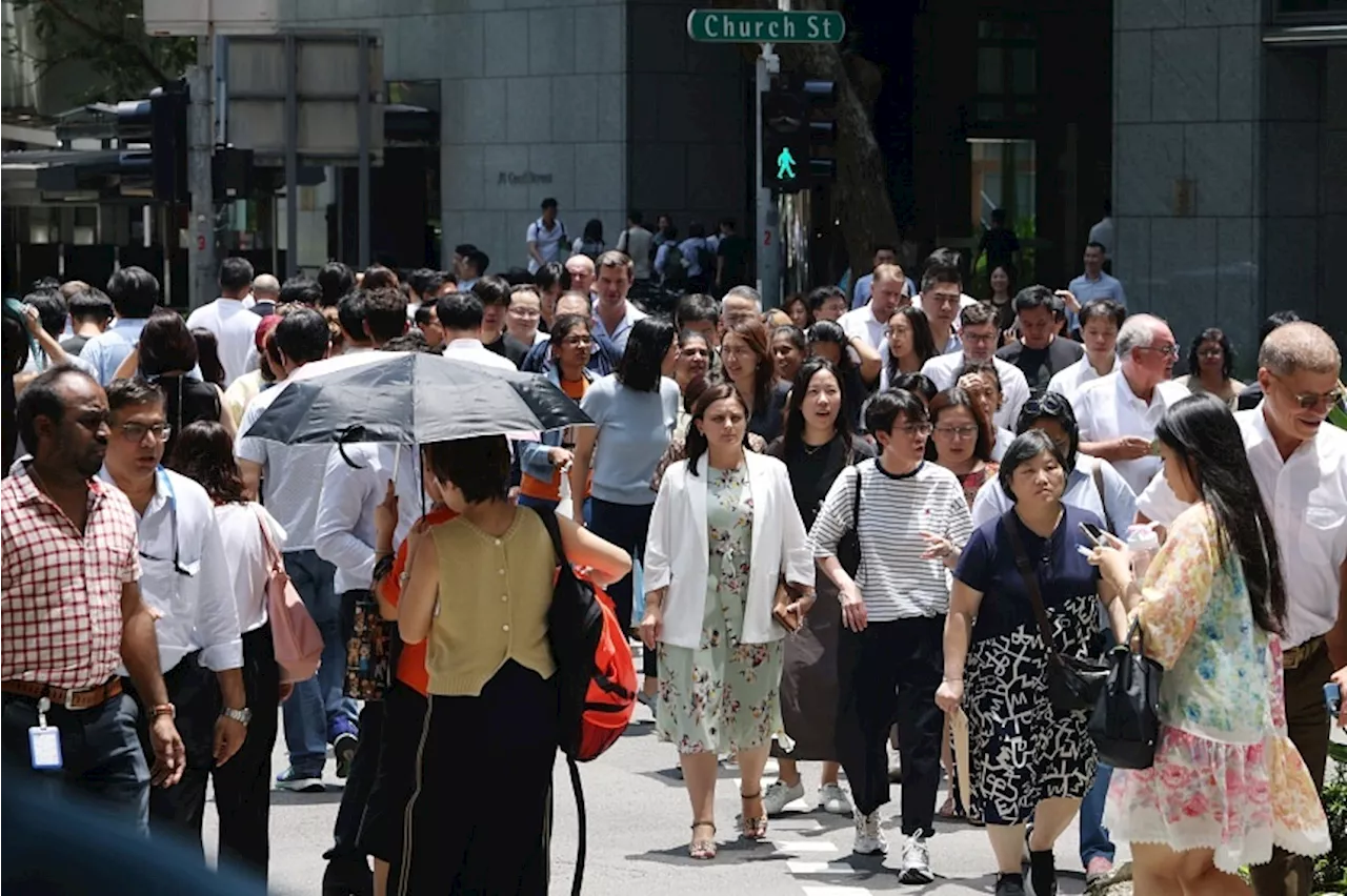 Singapore's Labour Force Shows Rebounding Income Growth and Declining Working Hours