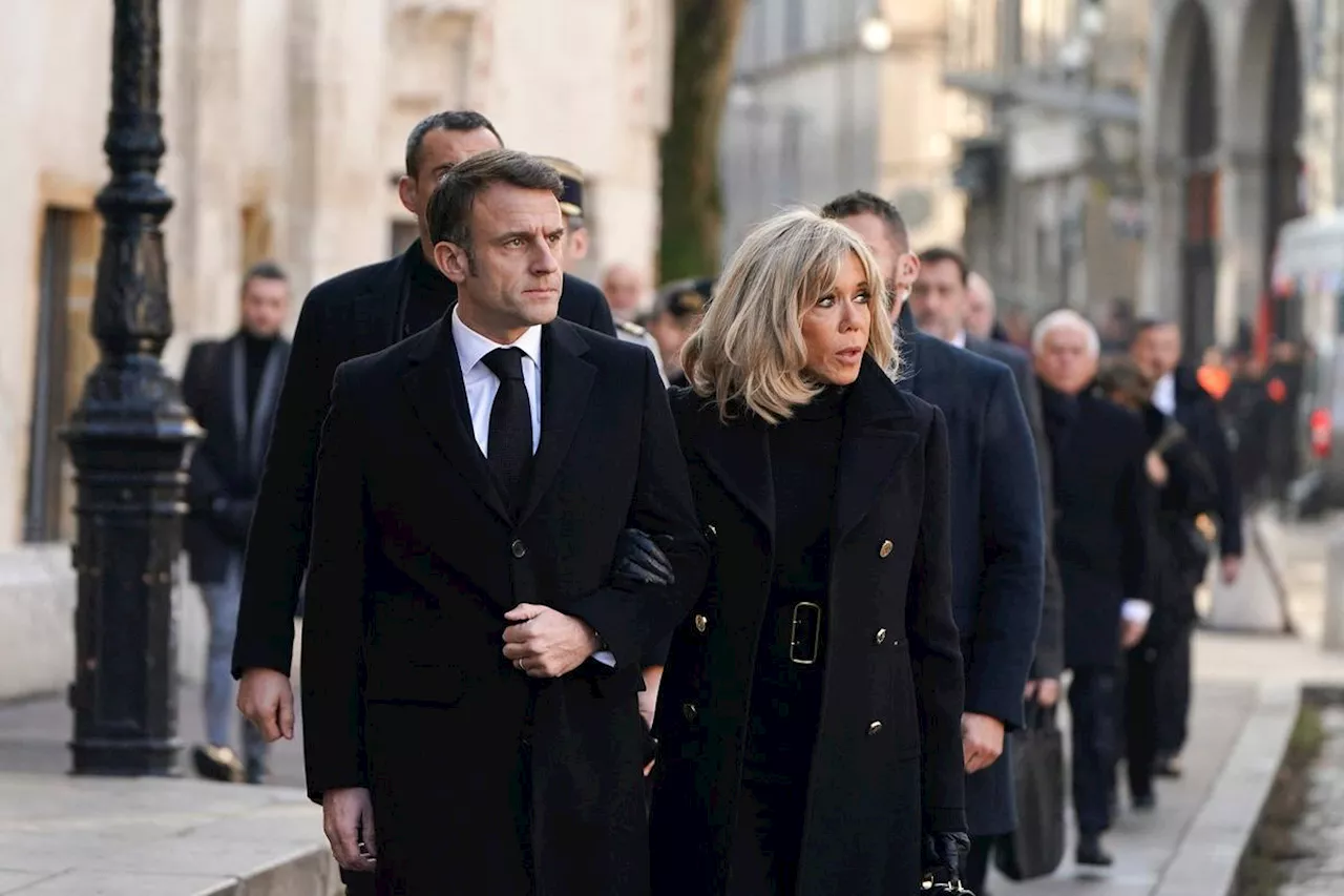 Macron et Brigitte Macron effectuent leur dernière visite du chantier de Notre-Dame avant l'inauguration