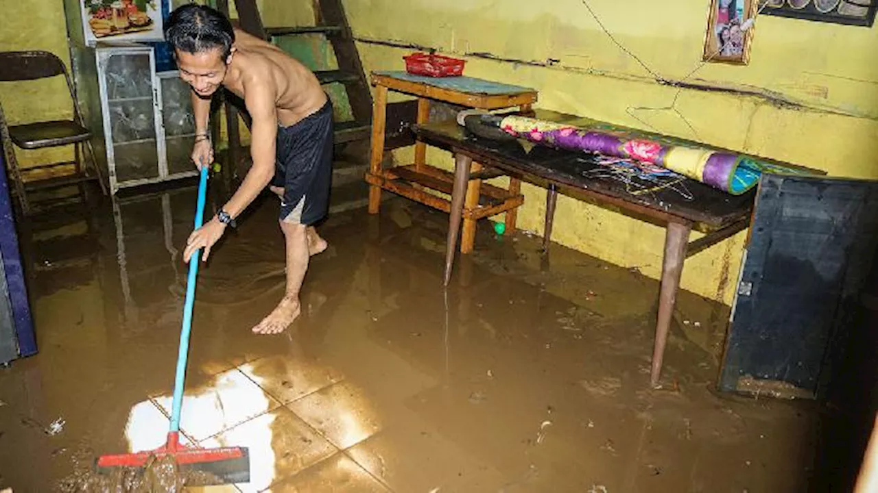 Penjabat Gubernur DKI Jakarta Kunjungi Pengungsi Banjir, 1.954 Orang Terdampak