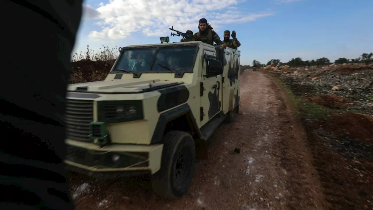 Surprise offensive by Syrian rebels surges to within six miles of Aleppo