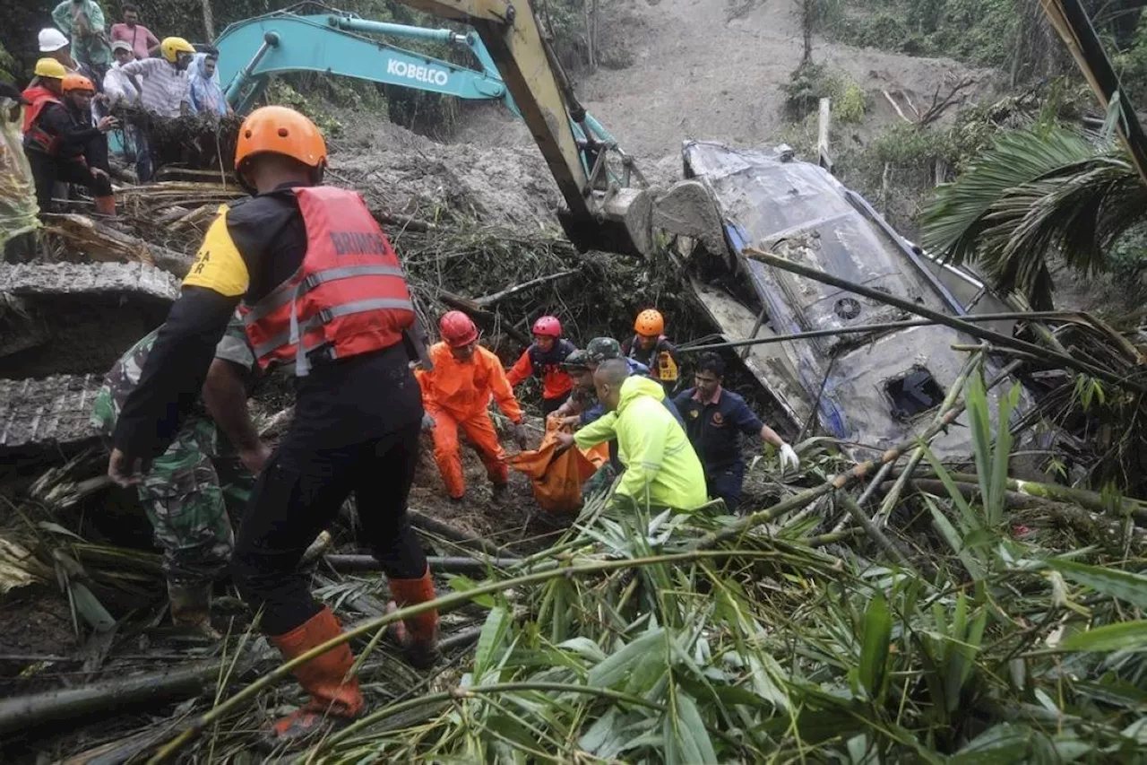 Deadly landslide hits Indonesia's Sumatra