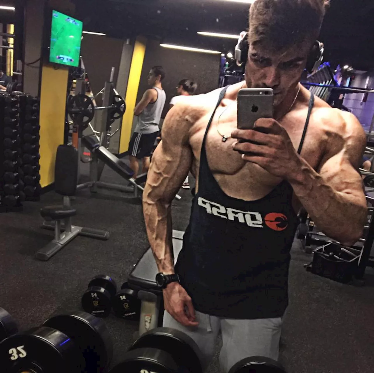 60-Year-Old Bodybuilder Dies Suddenly at Gym After Heart Attack