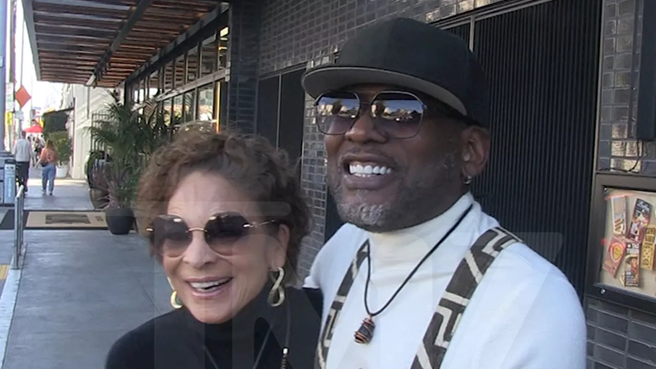 Jasmine Guy and T.C. Carson On Board For 'A Different World' & 'Living Single' Crossover