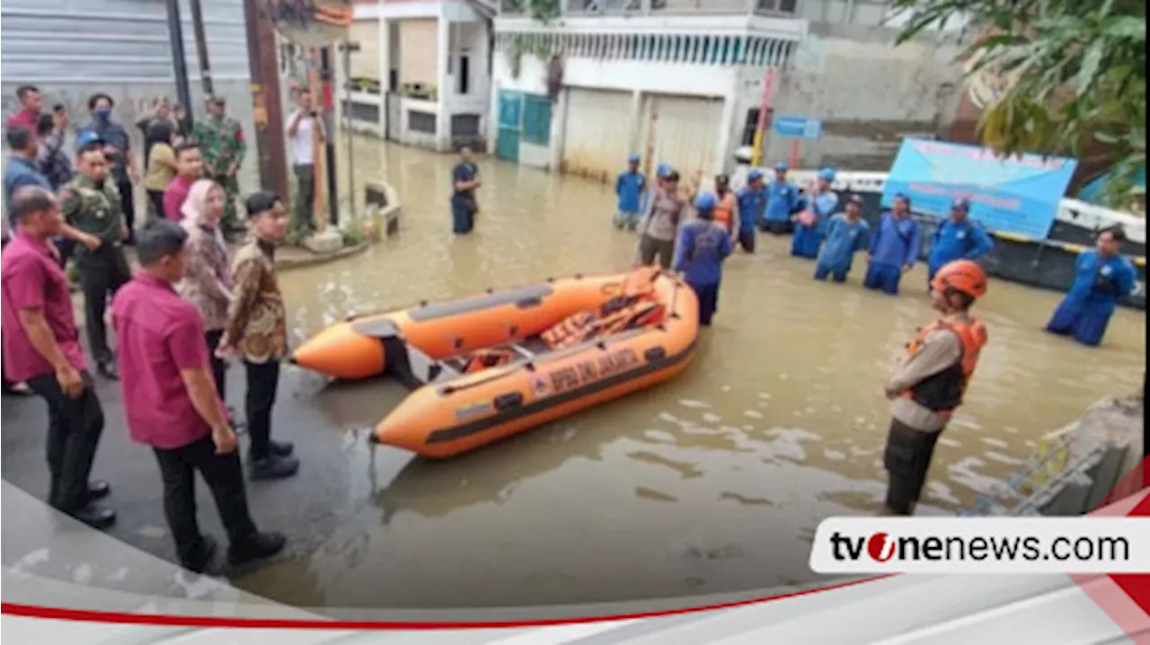 Warga Jakarta Timur Dilanda Banjir, Gibran Rakabuming Turun Tangan hingga Beri Bantuan