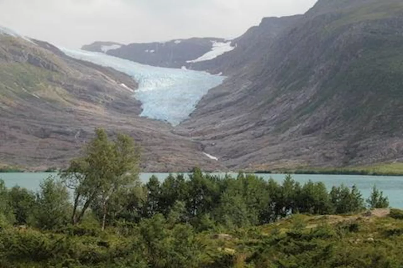 Brotullet av bre ved Nigardsbreen: Turister må nå gå langt opp for å få bilder