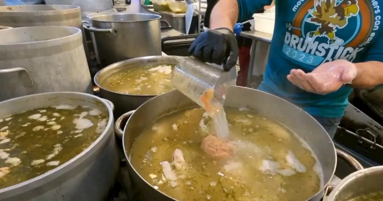 Mozel Sanders Foundation feeds thousands of hungry Hoosiers this Thanksgiving