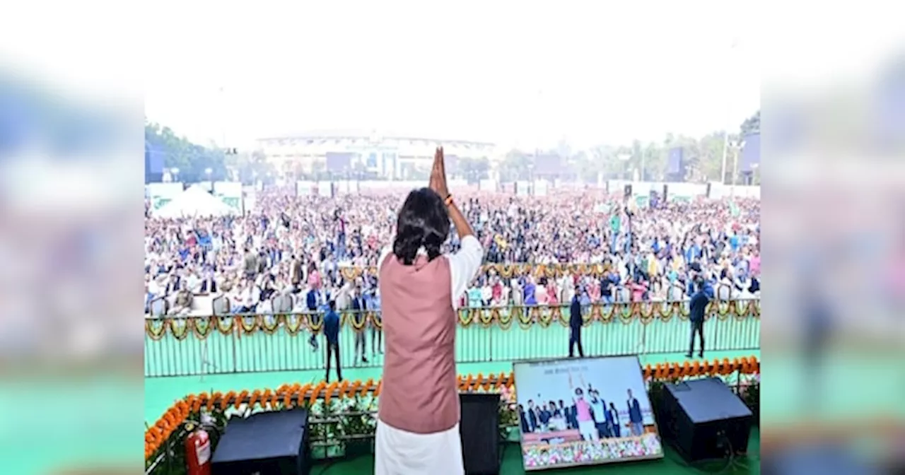 Hemant Soren Oath Ceremony: चौथी बार झारखंड के मुख्यमंत्री बने हेमंत सोरेन, रांची में ली पद-गोपनीयता की शपथ, देखें तस्वीरें