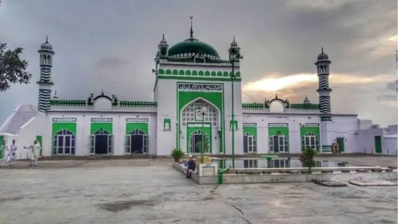 Sampardyak Bir Çatışma Ayda İki Kez Aşağıda Olan Şah Sultan Camii'nde Ortaya Çıkıyor