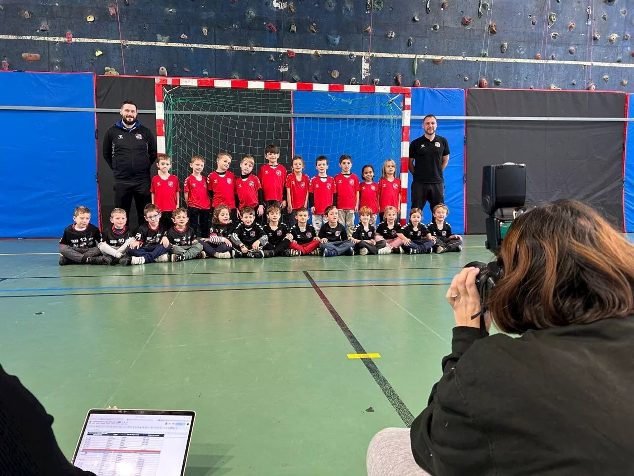 Handball : ce grand club des Yvelines relance son album d’images à coller