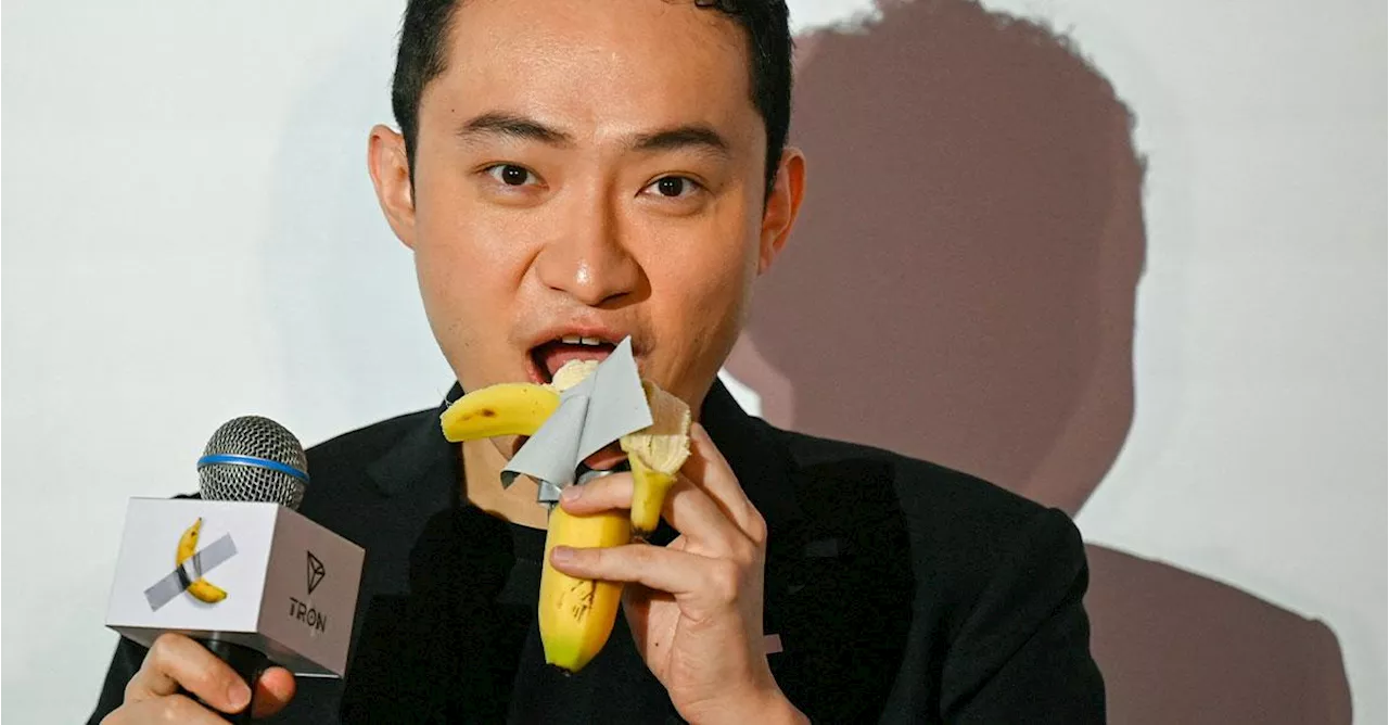 Justin Sun Äter Värdpriserad Banan: 'Comedian' Av Maurizio Cattelan