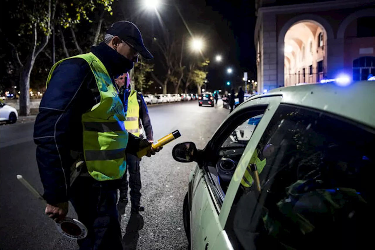 Alcol, droga e telefonino in auto, stretta prima di Natale