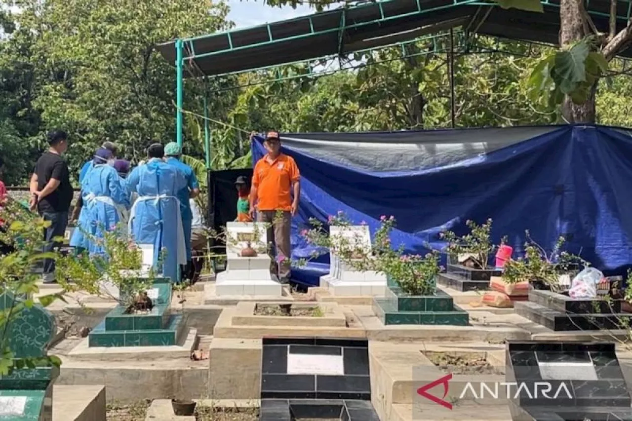 Proses Ekshumasi Makam Terduga Korban Penembakan GRO (17) di TPU Bangunrejo, Sragen