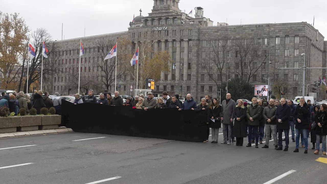 Protesters in Serbia hold 15-minute blockade for 15 victims of roof collapse, demanding justice