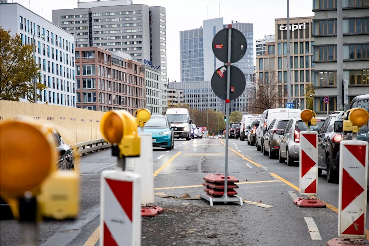 Verkehrsvorschau für das Wochenende in Berlin: Mehrere Straßensperrungen wegen Demos