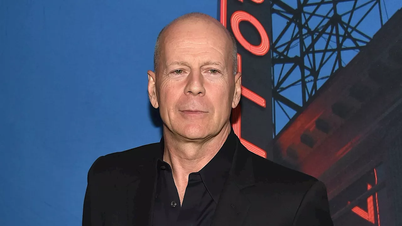 Bruce Willis en famille pour Thanksgiving: ses filles publient de rares clichés de l'acteur